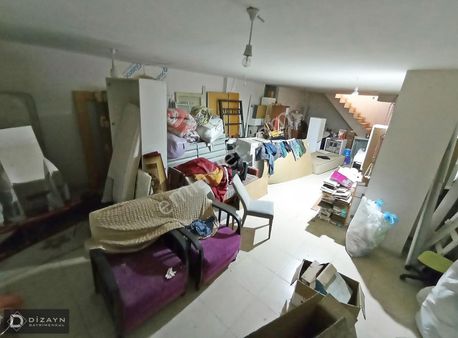 Hüsnü Karakaş Mahallesinde Bodrumlu Geniş Satılık Dükkan