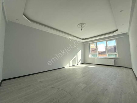 Emek Mah. Dilek Caddesi Yakını 3+1 140m2 Özel Garajlı Daire