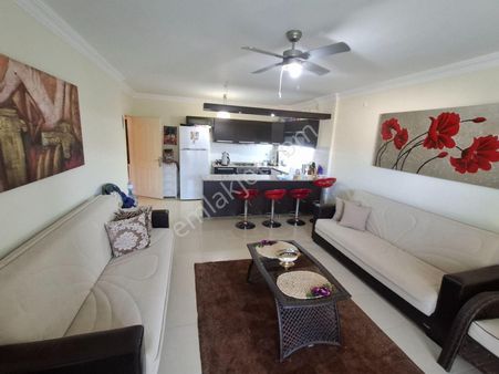 Efeler Mahallesinde Havuzlu Sitede Satılık 2+1 Daire