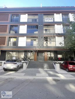 Çekmeköy Yeşilkayalar Caddesinde Kiralık Dükkan