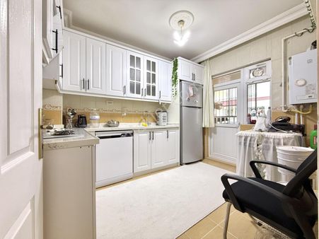 Bakırhan Emlaktan Kilerli Giy.odalı Güney C. K.otopark 4+1 Daire