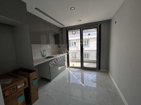 Esenyurt Güzelyurta 6+2 Satılık Çift Girişli Dublex Daire