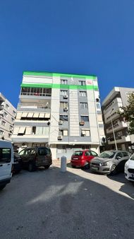 Bornova Katlı Otopark Ve Pazar Yanında, Bakımlı, 175 M² 3+1