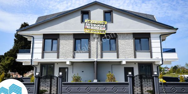 Sakarya Kocaali’de Satılık 4+1 Villa Sıfır Ve Lüks/ Geniş Bahçeli