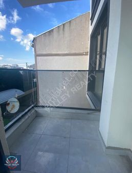 Valleyden Zafer Mah.de Merkezi Konumda Ferah 1+1 Satılık Daire