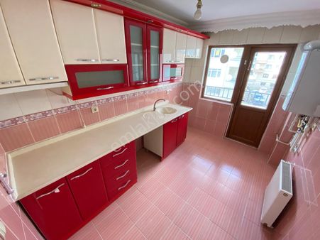 Yılmaz Gayrimenkulden Asansörlu Ara Kat Geniş Kacırılmayacak 3+1 Fırsat Dairesi