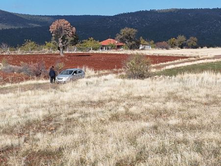 Harika Manzaralı 573 M2 Tarla Muğla'ya 75 Km