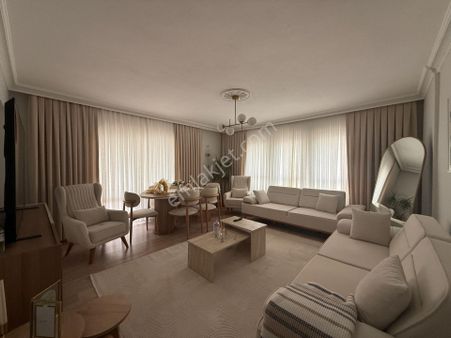 Pursaklar Mehmet Zengin Emlak'tan Merkez'de Full Yapılı, Masrafsız 1.kat 3+1 Daire