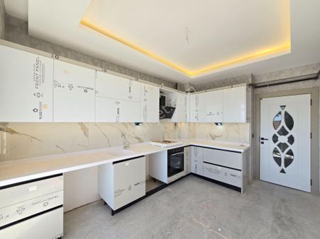 İşyapar Gayrimenkulden Selahaddin Eyyubi Mahallesin’de 4+1 Dubleks Satılık Daire