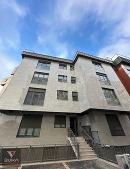 Ümraniye Metronun Hemen Yanında Kiralık 2+1 Lüks Eşyalı Daire