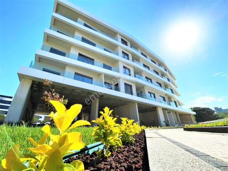 Burhaniye Ören'de Aygül'den Site İçin'de Yerden Isıtmalı Havuzlu Otoparklı Lüks 2+1 Satılık Daireler