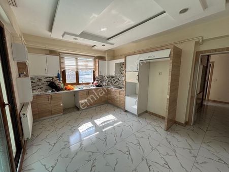 75 Lunapark Karşısı 3+1 Kiralık Daire