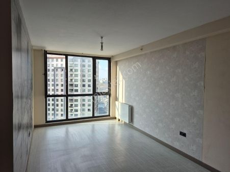 Küçükçekmece Cadde 24 Residance Kiralık Studio Ofis Net 40m²