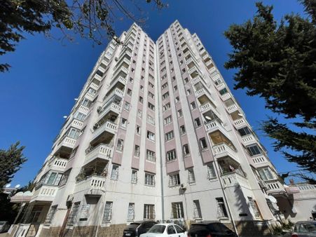 A.türkeş Blv Üzeri/valilik Cvr/3+1/k.mutfak/kombi/yapılı/iskanlı