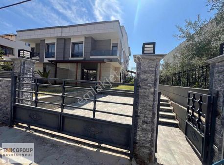 Bsk Group'dan Geniş Bahçeli Ferah Villa..!