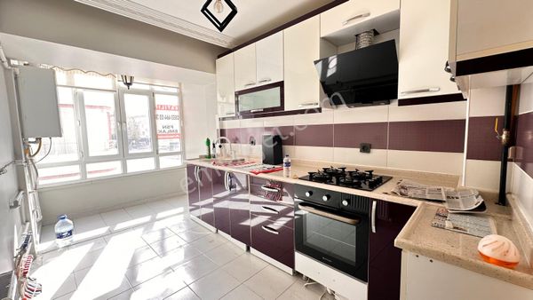 Cadde Üzerinde Asansörlü Kapalı Otoparklı Ara Kat 3+1 Daire