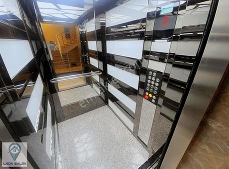 Turkuazda İlk Okul Orta Okul Yanında Satılık 3+1