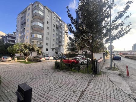 Tam Merkezde 3+1 Manzaralı Site İçi Kiralık Daire