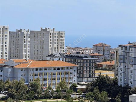 Beylikdüzü Yakuplu'da Çatı Katı 2+1 Geniş Daire