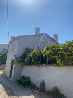 Urla Yakada Satılık Bahçeli Müstakil Taş Ev