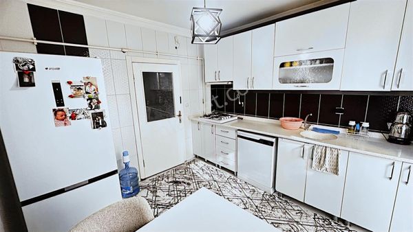 Fsn Den Cadde Üstü 1.kat Full Yapı Çift Balkon Çift Banyolu 3+1