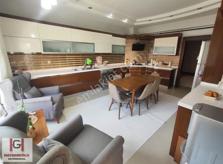 Batıkent Tramvay Karşısı Bakımlı 4+1 Ultra Geniş Satılık Daire