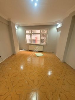 S.evler Meydanda 3+1 130m3 Mutfakli Wc Li Full Yapili 1.kat Ofis