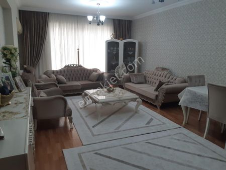 Acil Emlaktan Satlık 4+1 Daire