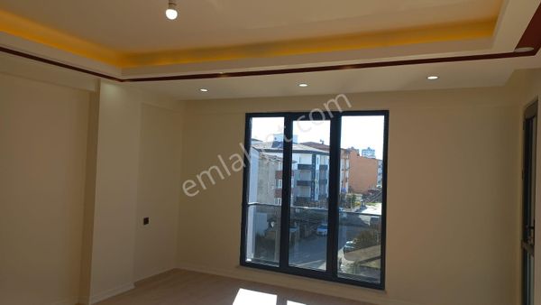 Kapaklı-merkez'de, Doğu Ve Güney Cepheli, Satılık (2+1) Daire (90 M²)