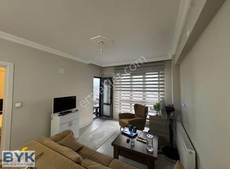 Byk'dan! Cadde Üstü!eşyalı!kiracılı!!iskanlı!! Satılık 1+1 Daire