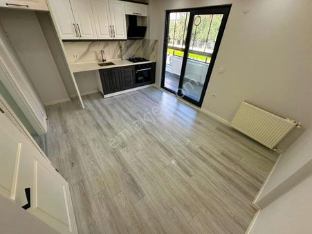 Dora,dan Öncephe & Cam Balkonlu Satılık 2+1 Daire