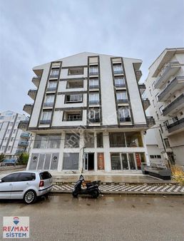 *erenler Bölgesinde 3+0 Çift Balkonlu Geniş Kiralık Daire*