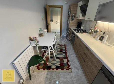 Alkaya'dan Suadiye Minibüs Caddesi Üzerinde Satılık 2+1 Daire