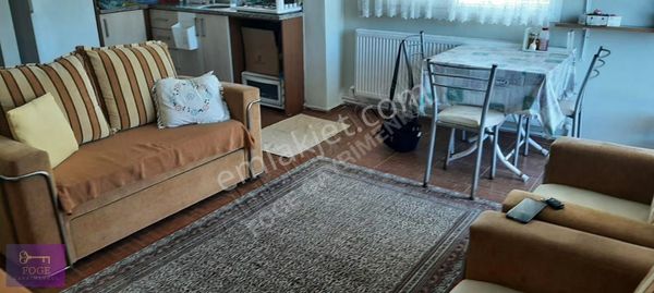 Yenifoça Merkezde Doğalgazlı Fırsat 2+1 Satılık Ara Kat Daire