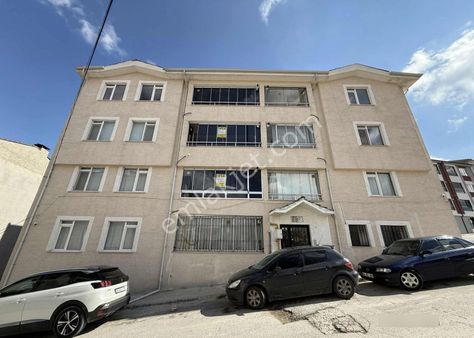 Emek Mahallesi Dilek Caddesi Yakını 2+1 110m2 Daire