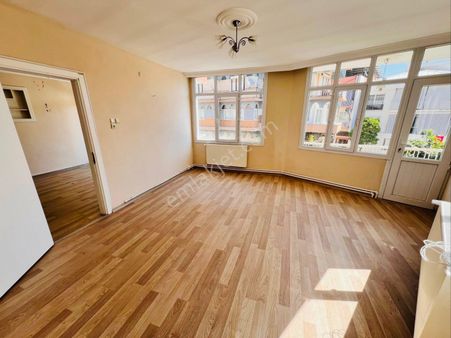 Salı Pazarı Üzeri Kombili Masrafsız Arakat Çok Geniş Ferah