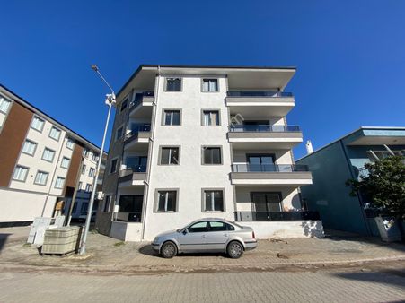 Dağlı Gayrimenkul’den Fırsat Fiyatlı Sıfır 2+1 Kapalı Mutfak Daire