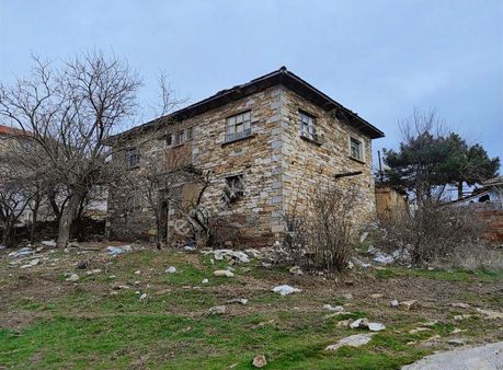 Sivaslı Hanoğlu Köyünde Huzurlu Yaşam Bahçeli Müstakil Ev