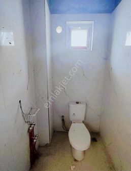 Uydukent-selçuklu Mah.'de Devlet Hast. Yakın Sıfır 32m² Dükkan