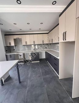 Döşemealtı Yeniköy De Merkezi Konumda Dogalgazlı Satılık Dublex