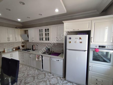 Binevler Karakolun Arka Tarafında Park Cepheli Muhteşem Konumda 3+1