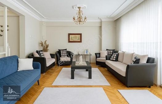 Uğur Gayrimenkul'den Muhteşem Lokasyonda Satılık 3+1 Geniş Daire