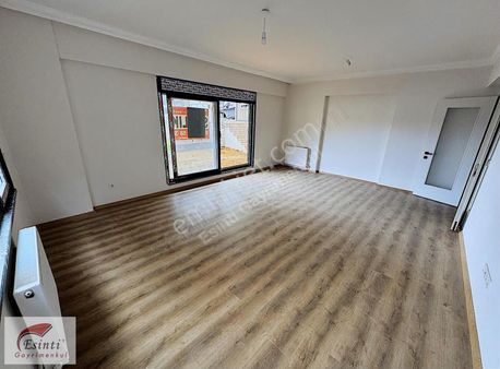 Acıbadem Barış Sok. Sıfır Binada Bahçe Kullanımlı 3+1 Daire