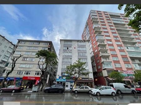 Demetevler Metro Yanında Satılık Bakımlı 3+1 Daire