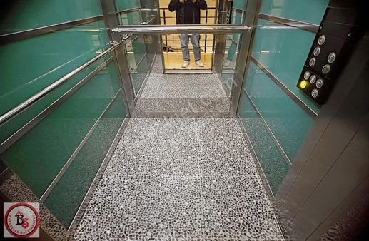 Bağlumda Cadde Üstünde Merkezi Konumlu Masrafsız Katta 3+1 Daire