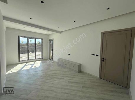 Liva Gayrimenkulden Karahasanlıda Arakat 2+1 Sıfır Daire