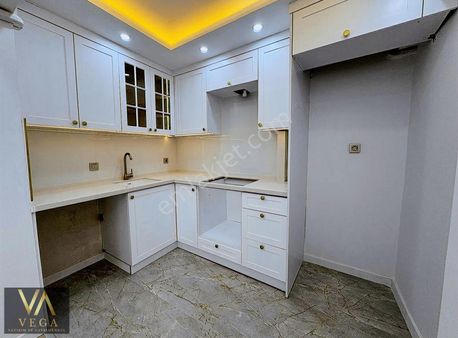 Merkez Efendi Mah. 1.balkon 3+1 Asansörlü Satılık Daire