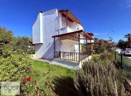 Kuşadası Davutlarda Denize 50 Mt Mesafede Müstakil Villa