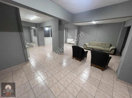 Göztepe Mahallesinde İspark Karşısında Depolu Dükkan