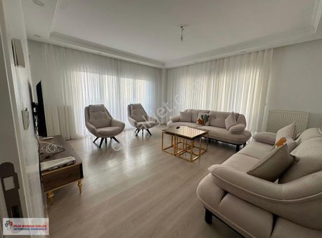 Filiz Kargında Bağcılar Meydan Da Sitede Eşyalı Kiralık Daire